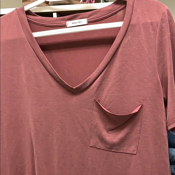 Mod Ref V-Neck - Picture 2 of 3